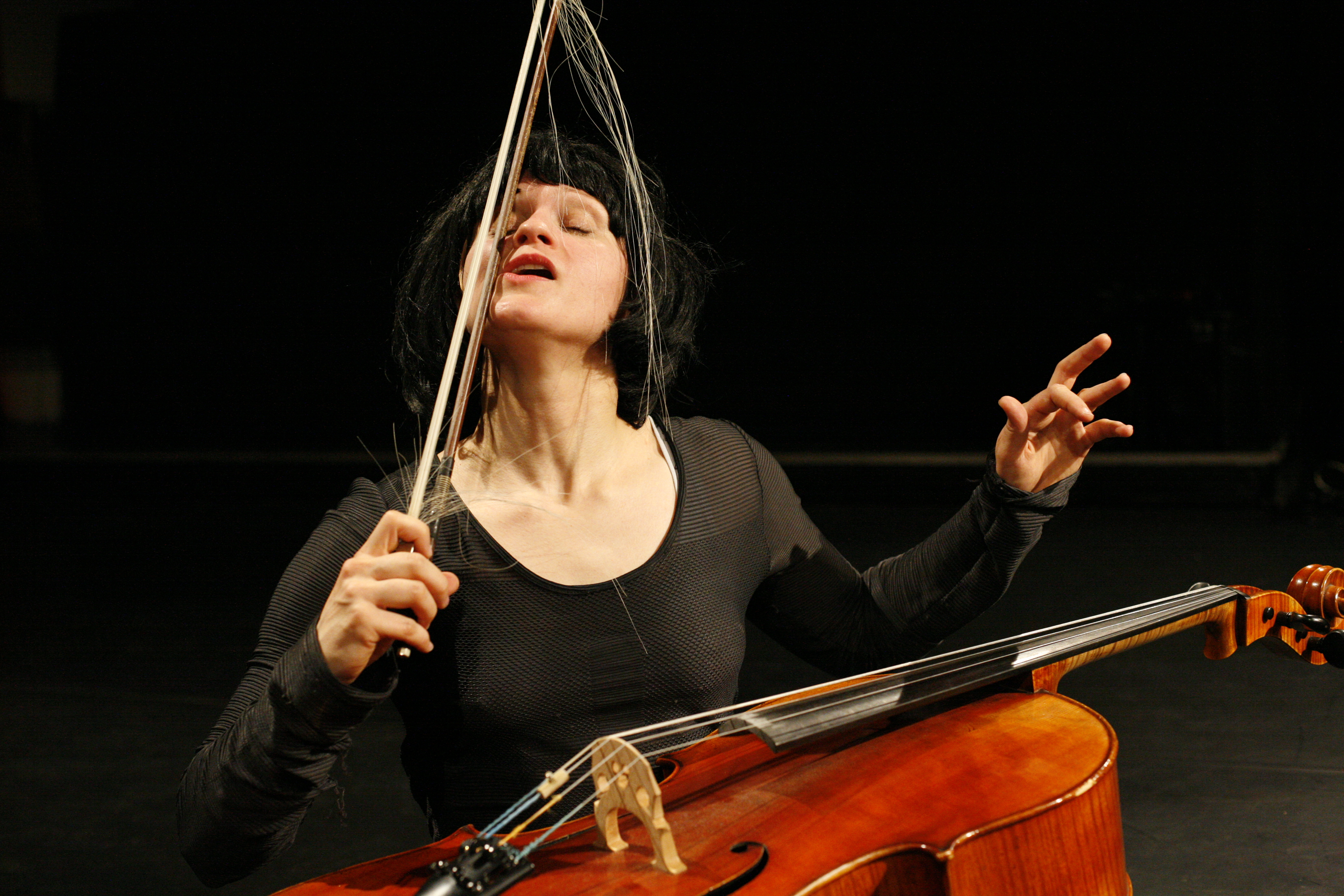 Anne Eisensee cello bue